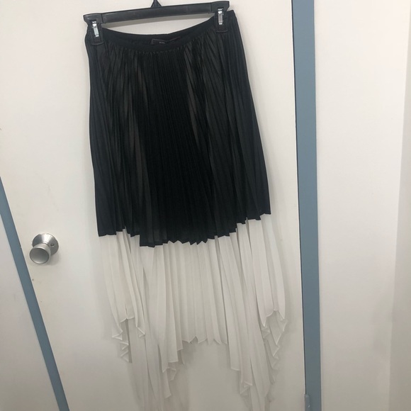 BCBG MaxAzria asymmetric skirt xs-s - Picture 4 of 7